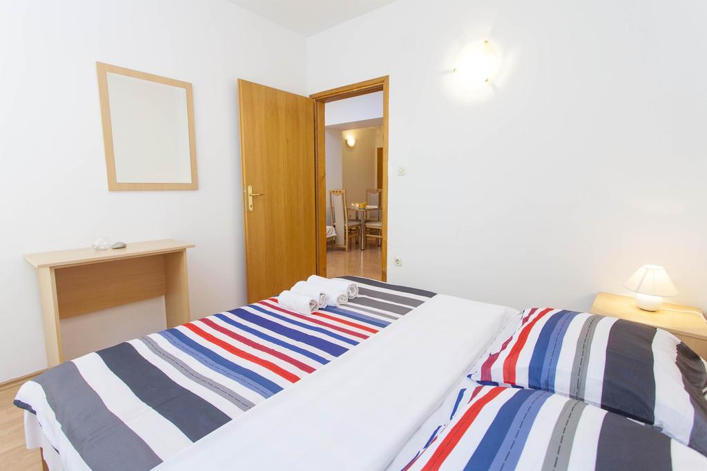 Apartments Villa Jukic Makarska Room photo