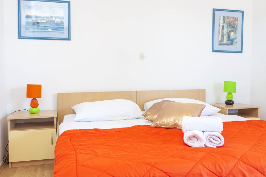 Apartments Villa Jukic Makarska Room photo