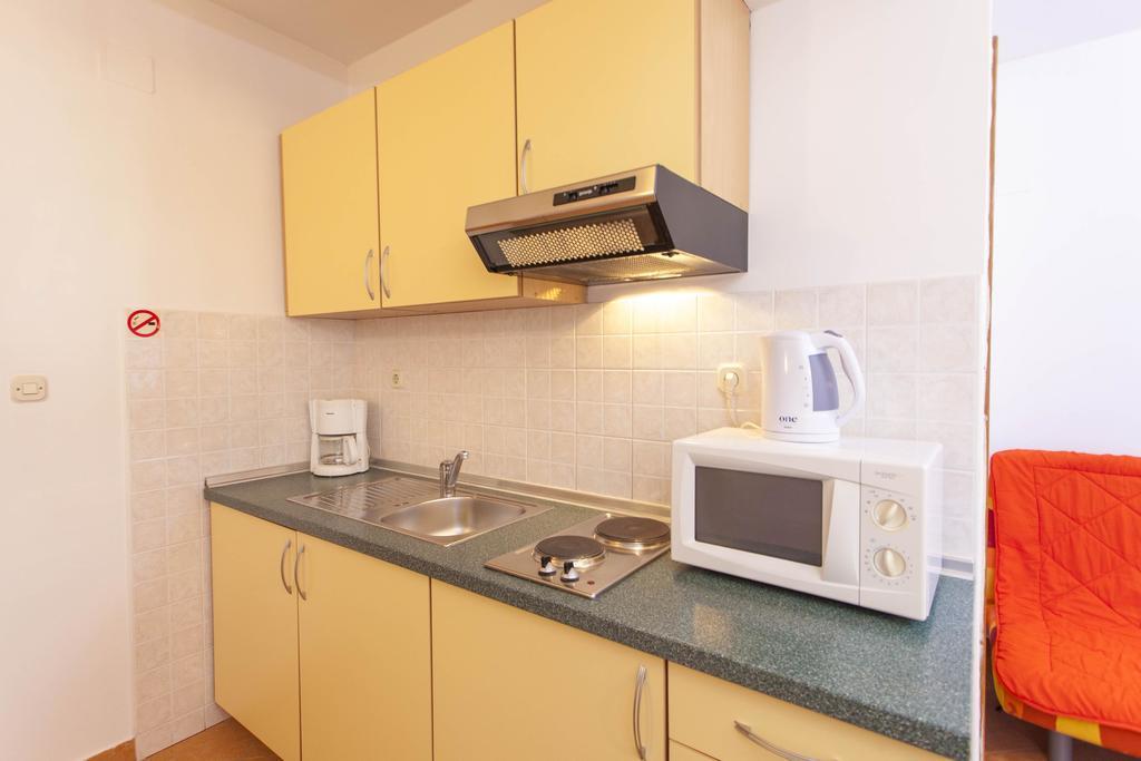 Apartments Villa Jukic Makarska Room photo