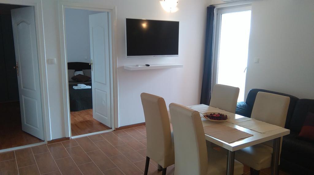 Apartments Villa Jukic Makarska Exterior photo